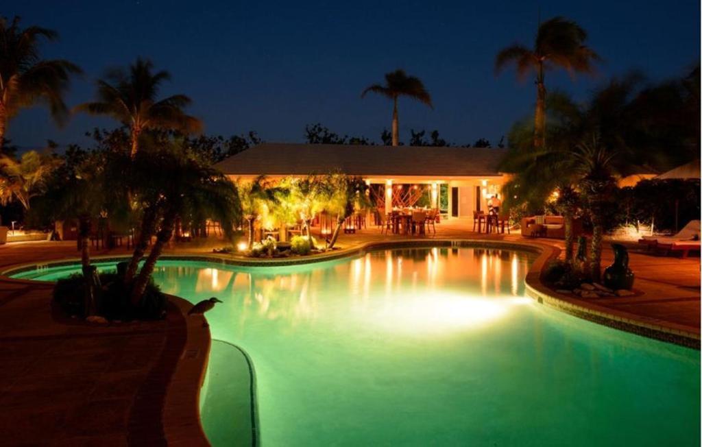 Beach House (Adults Only) The Bight Settlements Экстерьер фото